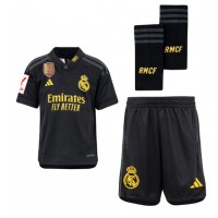 Billiga Real Madrid David Alaba #4 Barnkläder Tredje fotbollskläder till baby 2023-24 Kortärmad (+ Korta byxor)